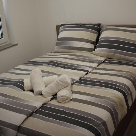 איזולה White Apartment מראה חיצוני תמונה