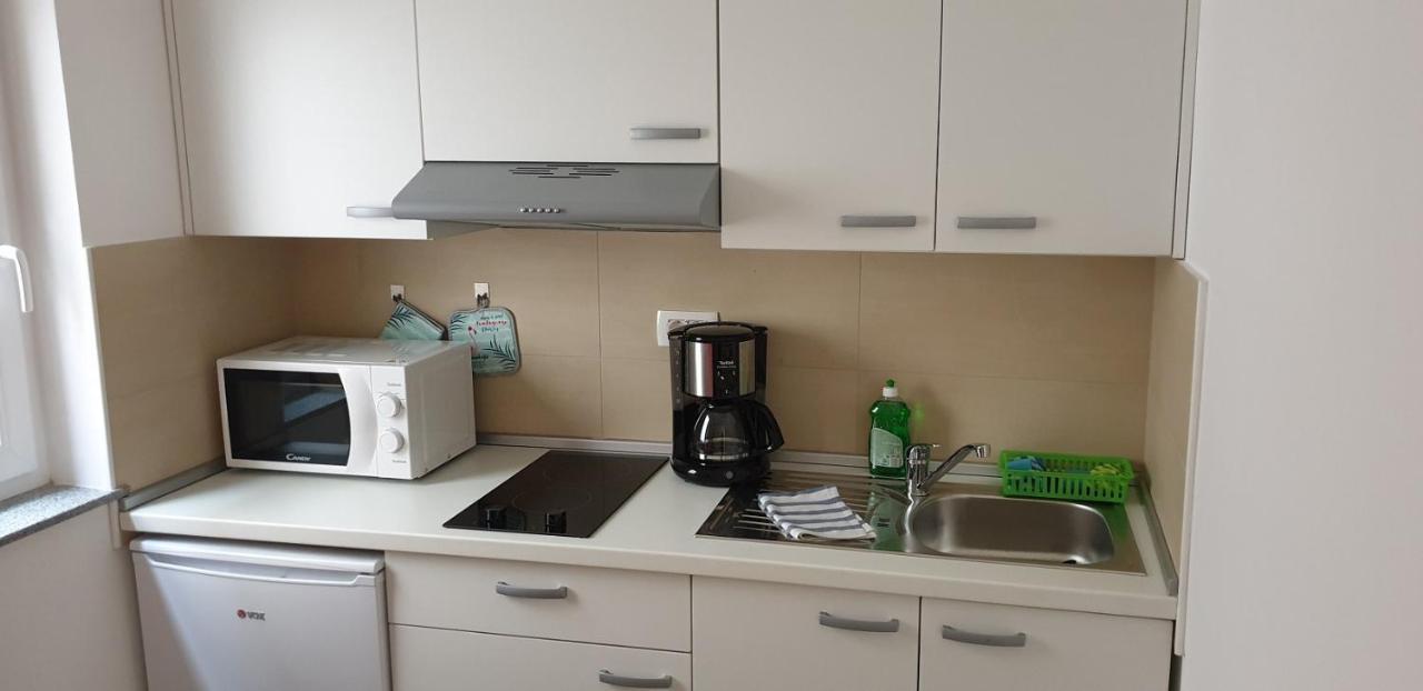 איזולה White Apartment מראה חיצוני תמונה