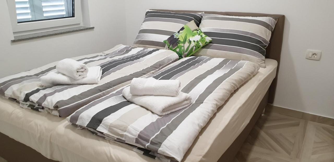 איזולה White Apartment מראה חיצוני תמונה
