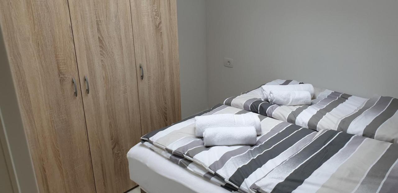 איזולה White Apartment מראה חיצוני תמונה