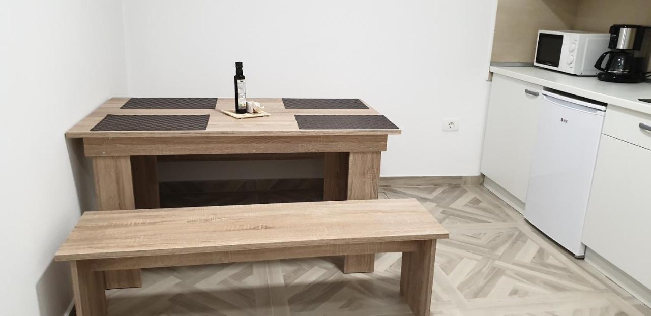 איזולה White Apartment מראה חיצוני תמונה