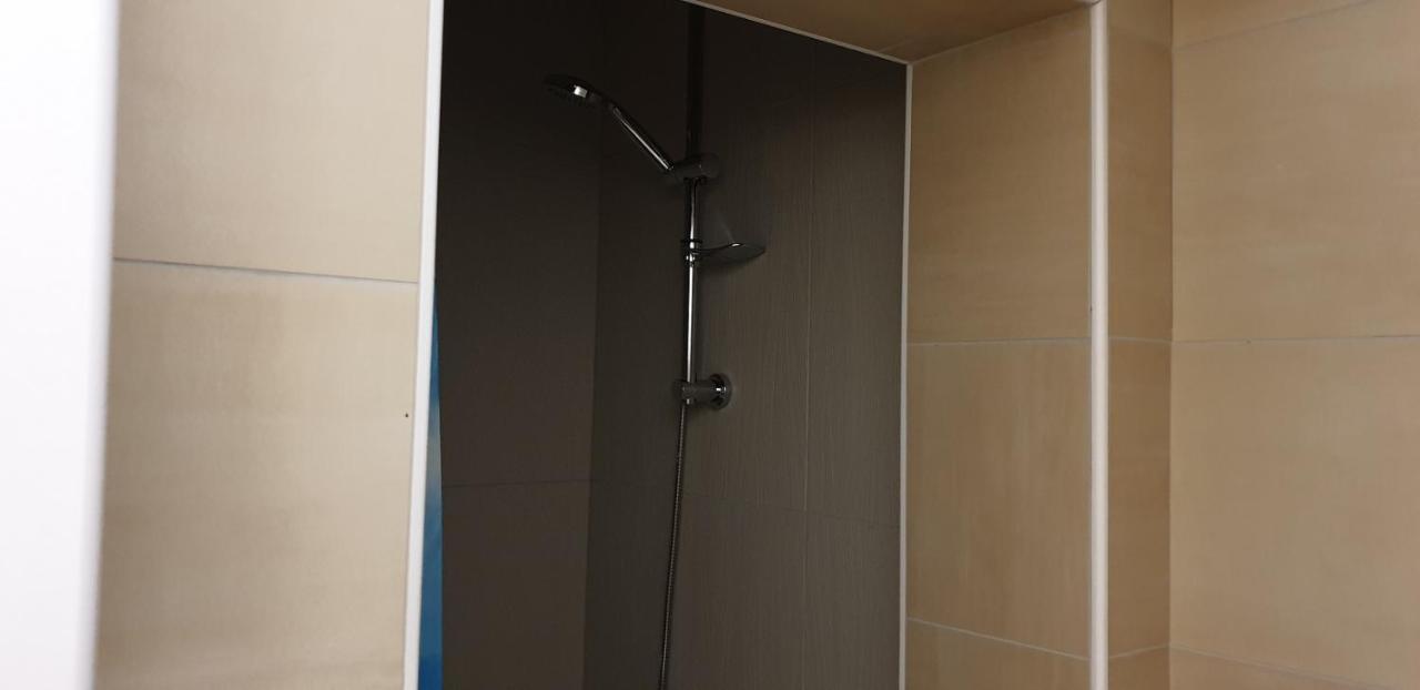 איזולה White Apartment מראה חיצוני תמונה