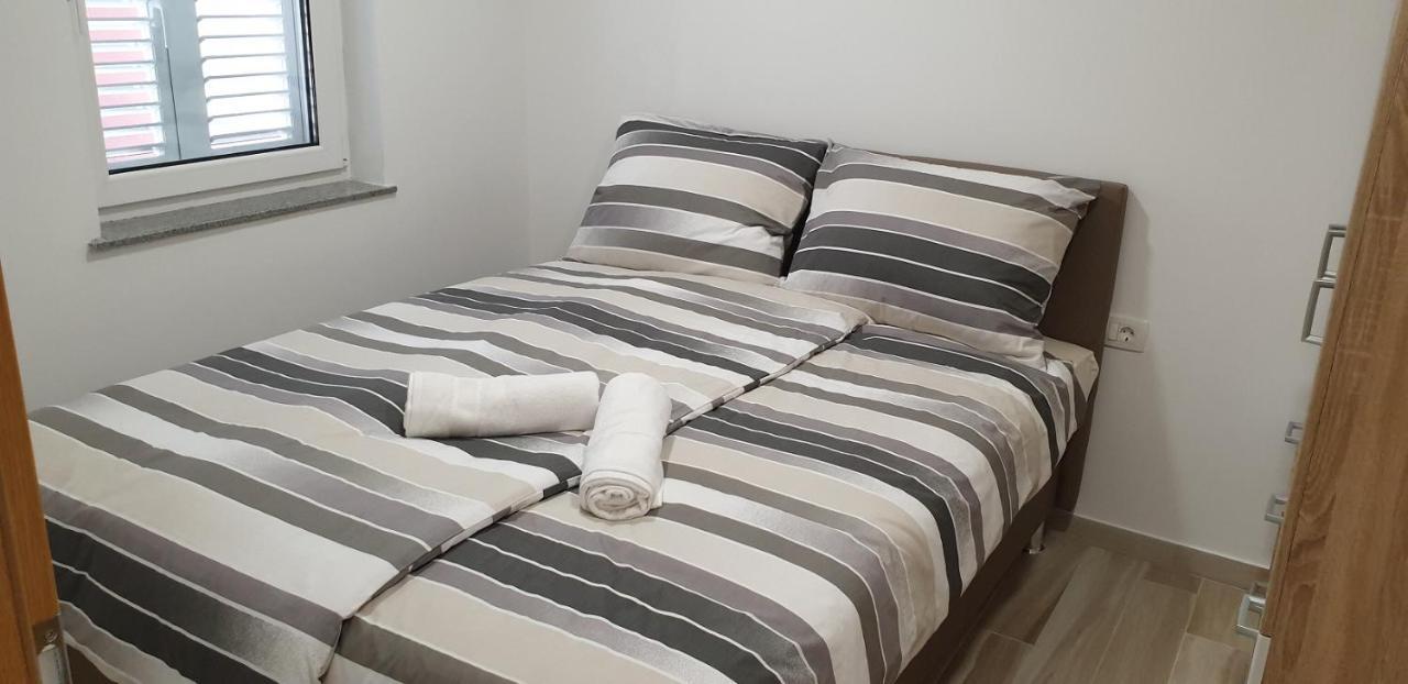 איזולה White Apartment מראה חיצוני תמונה