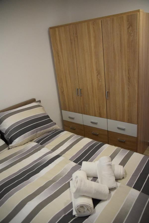 איזולה White Apartment מראה חיצוני תמונה