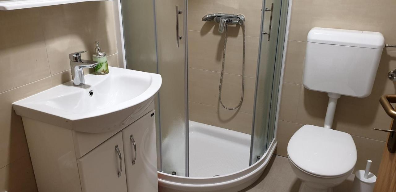 איזולה White Apartment מראה חיצוני תמונה